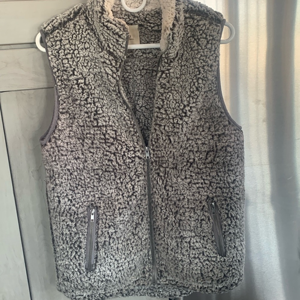 Gray puffy vest size medium